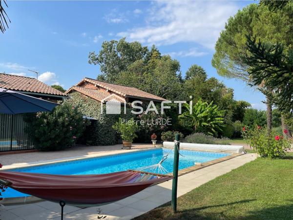 Ferme rénovée de 225 m2 avec piscine et dépendances