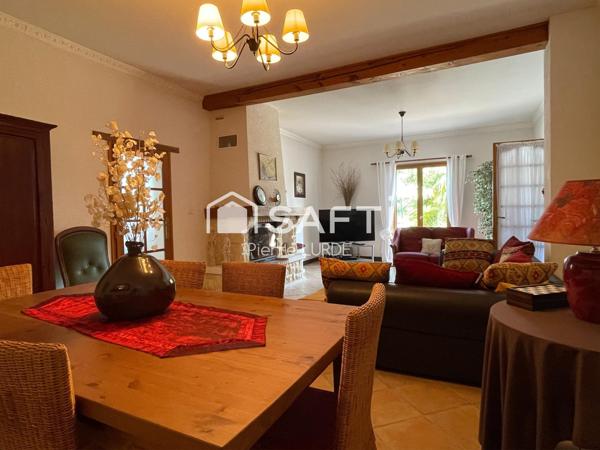 Ferme rénovée de 225 m2 avec piscine et dépendances