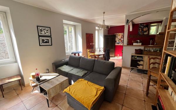 Maison à vendre    2 pièces •  Les Vans