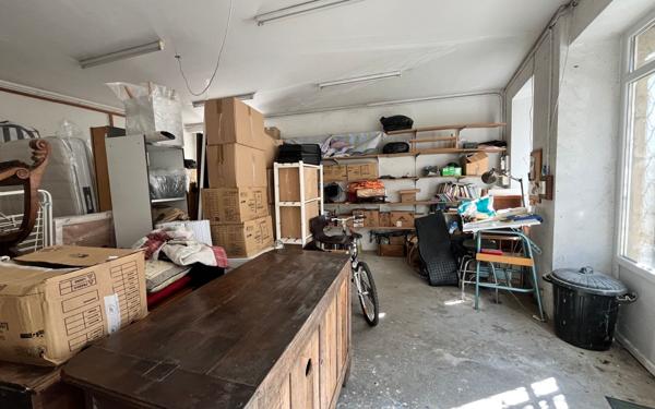 Maison à vendre    2 pièces •  Les Vans