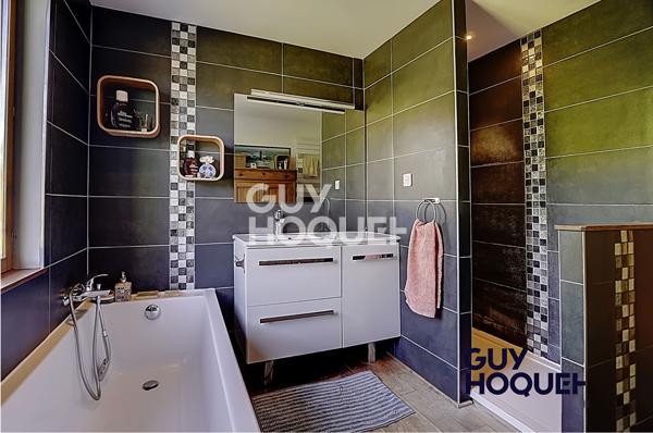 Maison Feillens 9 pièce(s) 235 m2 sur 1500 m² de terrain