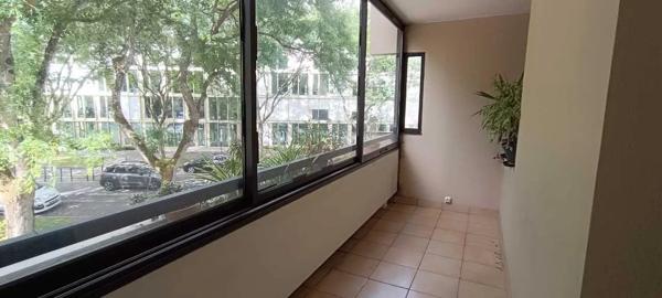 Vente                                                      Appartement
                        
                     4 pièces                      84 m2                     à Nantes