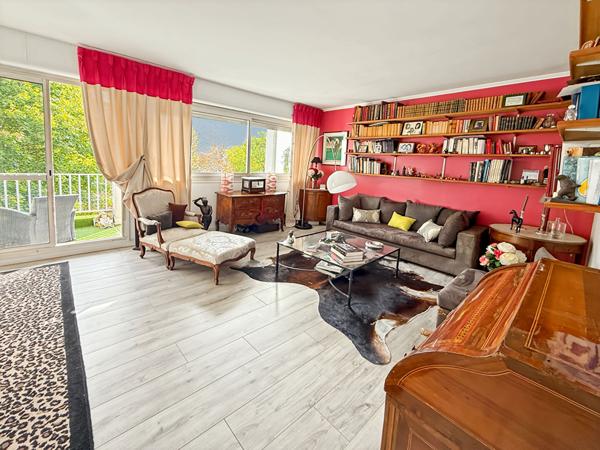 Appartement Garches 4 pièce(s) 89 m2 avec balcon et parking