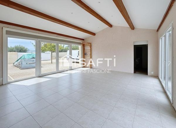 Lorgues – Maison de plain-pied à deux pas du centre : confort, charme et art de vivre