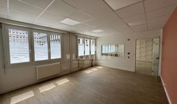 À LOUER - À VENDRE : BUREAUX DE 317,32 M² AVEC CAVE ET STATIONNEMENTS - HYPER CENTRE VILLE LE MANS