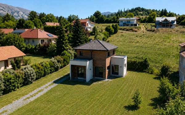 Maison contemporaine de 2018 – 113 m² – 4 chambres – Terrain de 1 107 m²