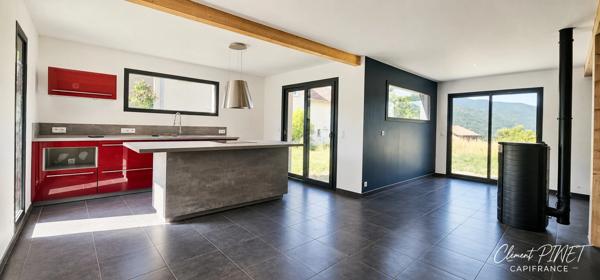 Maison contemporaine de 2018 – 113 m² – 4 chambres – Terrain de 1 107 m²