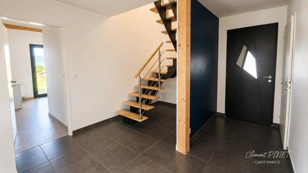 Maison contemporaine de 2018 – 113 m² – 4 chambres – Terrain de 1 107 m²