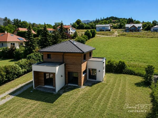 Maison contemporaine de 2018 – 113 m² – 4 chambres – Terrain de 1 107 m²