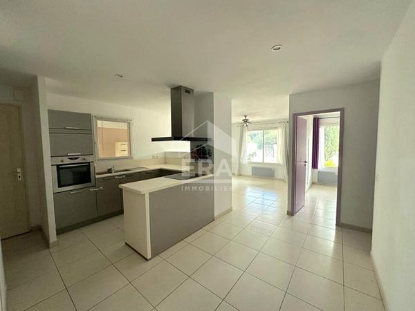 LANÇON-PROVENCE - Appartement 2 pièces de 55 m2 - Rez-de-chaussée