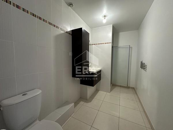 LANÇON-PROVENCE - Appartement 2 pièces de 55 m2 - Rez-de-chaussée