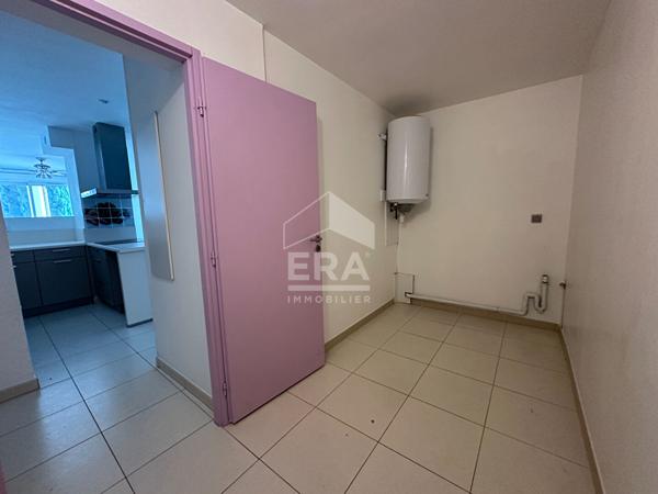 LANÇON-PROVENCE - Appartement 2 pièces de 55 m2 - Rez-de-chaussée