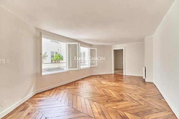A VENDRE - Appartement Paris - 75001 - Place des Victoires - Palais Royal - 2 pièces - 1 chambre - 50 m²