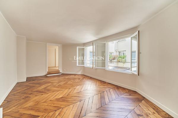 A VENDRE - Appartement Paris - 75001 - Place des Victoires - Palais Royal - 2 pièces - 1 chambre - 50 m²