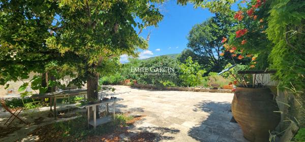 A vendre - Propriété de Charme - Aux Portes de la Provence - Havre de Paix et Nature Préservée
