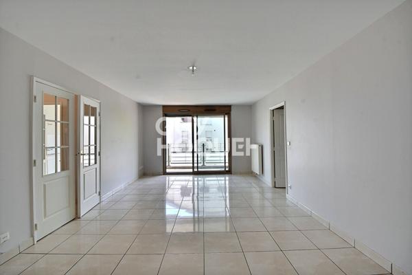Magnifique Appartement T5 de 107 m² , Traversant &amp; Lumineux, Étage Élevé, Garage inclus, Proche Montchat , Villeurbanne (69100)