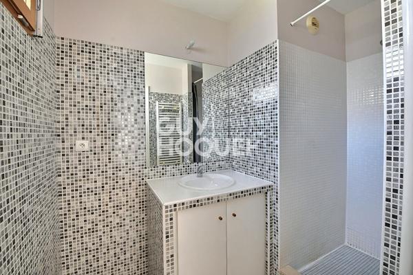 Magnifique Appartement T5 de 107 m² , Traversant &amp; Lumineux, Étage Élevé, Garage inclus, Proche Montchat , Villeurbanne (69100)