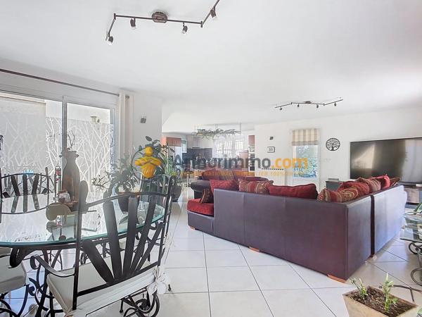 Vente                                                      Maison
                        
                     5 pièces                      179 m2                     à Perpignan