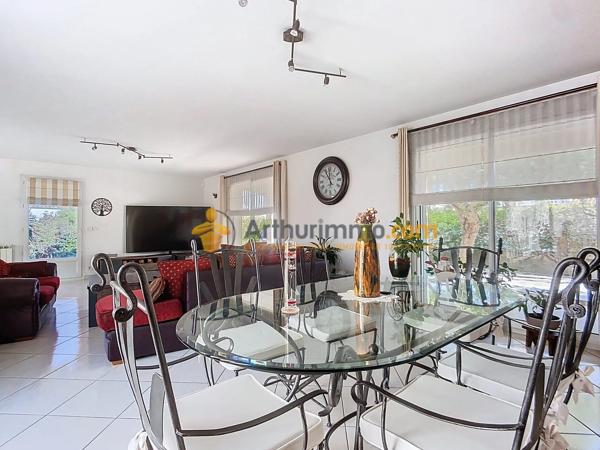 Vente                                                      Maison
                        
                     5 pièces                      179 m2                     à Perpignan
