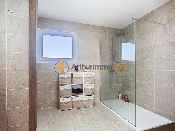 Vente                                                      Maison
                        
                     5 pièces                      179 m2                     à Perpignan