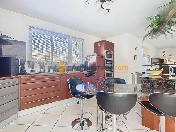 Vente                                                      Maison
                        
                     5 pièces                      179 m2                     à Perpignan