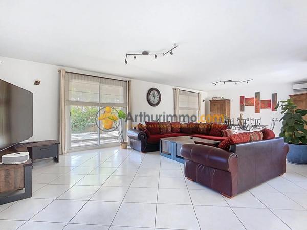 Vente                                                      Maison
                        
                     5 pièces                      179 m2                     à Perpignan