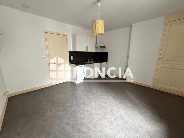 Location Appartement 2 pièces 31.5 m² - 65 RUE MICHELET Tours 37000