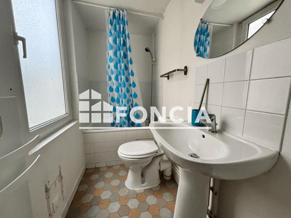 Location Appartement 2 pièces 31.5 m² - 65 RUE MICHELET Tours 37000