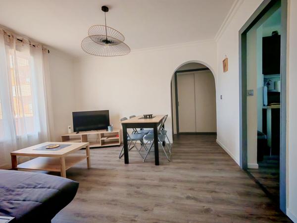 Appartement
         3 pièces
        - 55 m² 138 000 € *