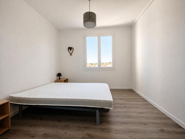 Appartement
         3 pièces
        - 55 m² 138 000 € *