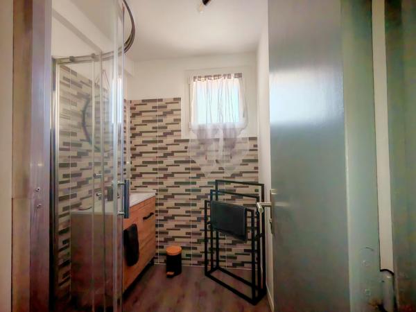 Appartement
         3 pièces
        - 55 m² 138 000 € *