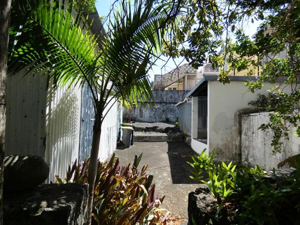 97480 Saint Joseph ensemble immobilier env 280m²  sur 610m² centre ville