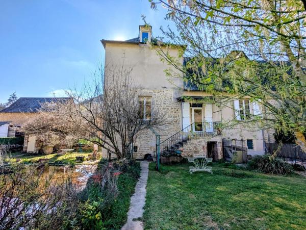 Charmante maison ancienne à Cougousse (moins de 20 min de Rodez et à 5 min de Marcillac-Vallon)
