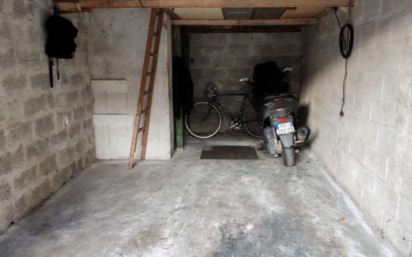 Appartement à vendre    2 pièces • 44,09 m2 Marseille 4