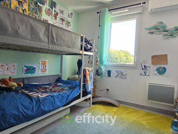 Appartement
         4 pièces
        - 93 m² Bien prestige 399 000 € *