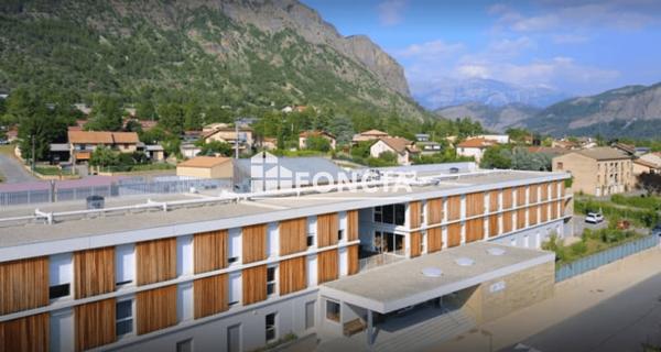 À vendre Local commercial 21.4 m² - Espinasses 05190