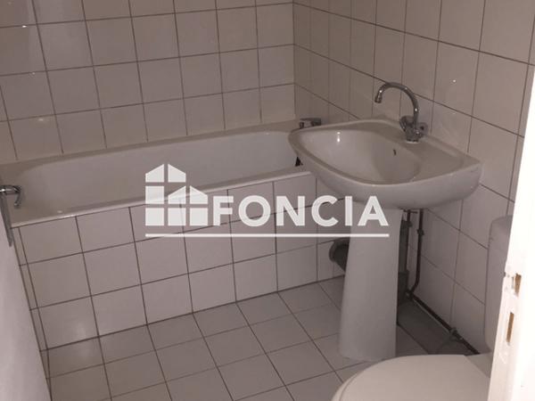Location Appartement 2 pièces 39 m² - 45 AVENUE GUSTAVE GAILLY Charleville Mezieres 08000