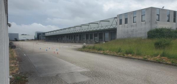 Local/bureau à vendre LONGVIC (21)