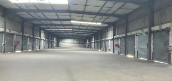 Local/bureau à vendre LONGVIC (21)