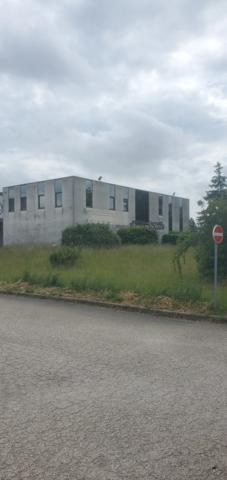 Local/bureau à vendre LONGVIC (21)