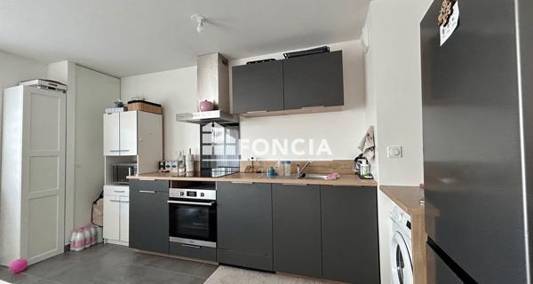 Location Appartement 3 pièces 64.3 m² - Clermont-ferrand 63000
