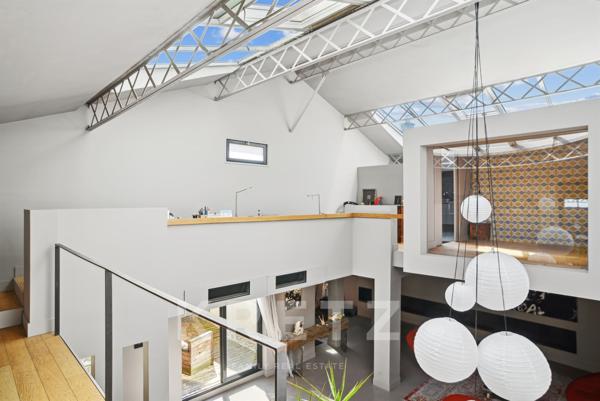 Loft comme une maison avec terrasse