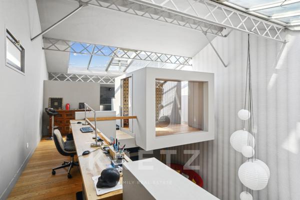 Loft comme une maison avec terrasse