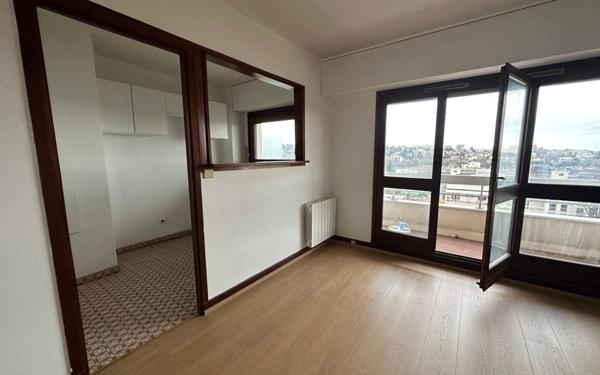 Appartement à louer    1 pièce •  Sceaux