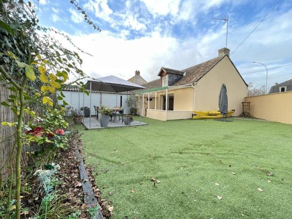 Maison à vendre à Montfort-le-Gesnois dans la Sarthe (72450), ref : 72033-401