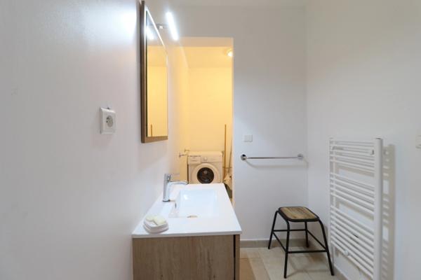 Très beau T2, vue mer et montagne en Corse du Sud (20)