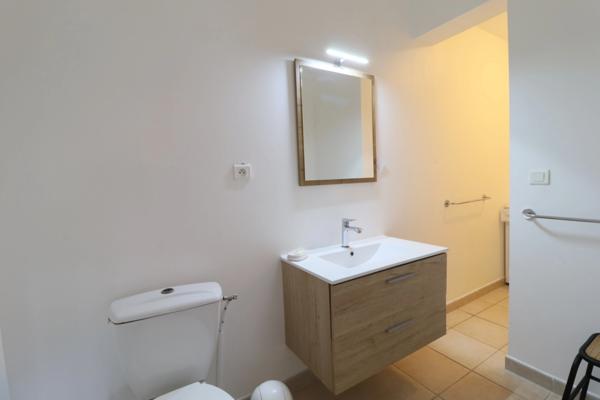 Très beau T2, vue mer et montagne en Corse du Sud (20)