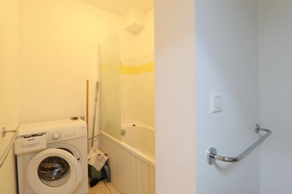 Très beau T2, vue mer et montagne en Corse du Sud (20)