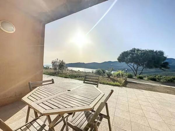 Très beau T2, vue mer et montagne en Corse du Sud (20)