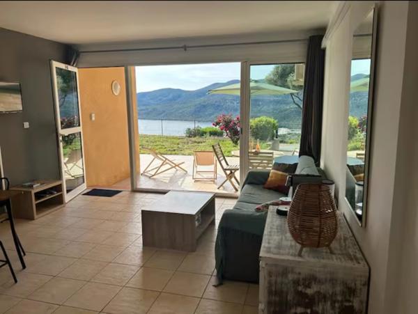 Très beau T2, vue mer et montagne en Corse du Sud (20)